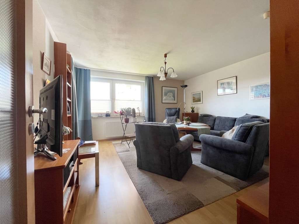 Immobilie in Ronnenberg - 3-Zimmer Wohnung mit Loggia, Tiefgaragenstellplatz und Fahrstuhl in Empelde  - Bild 1