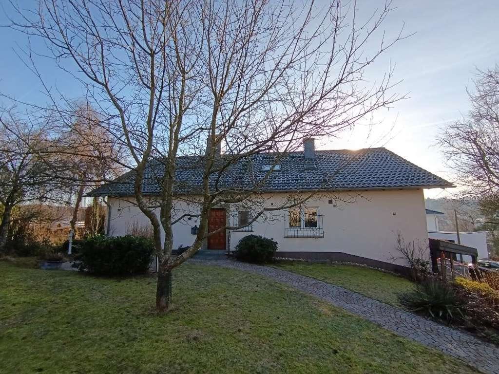 Immobilie in Wenden - ++ ON-Immobilien ++ Ein Wohnhaus mit viel Potenzial! - Bild 0
