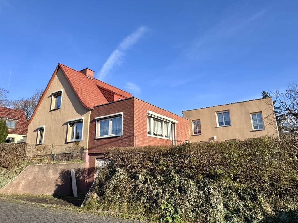 Immobilie in Bergen auf Rügen - Preisreduzierung -  EFH mit Wirtschaftsgebäude in beliebter Lage! - Bild 1