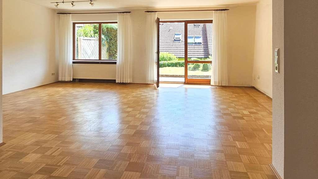 Immobilie in Meersburg - Attraktives Einfamilienhaus mit Ausbau Potential in gepflegter Wohnlage von Meersburg - Bild 2