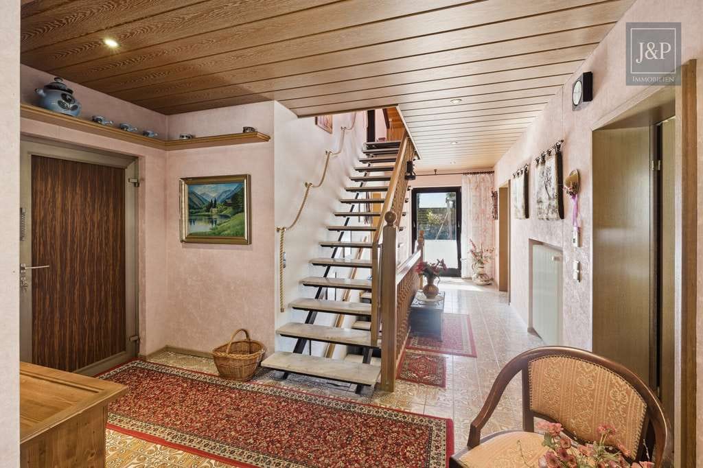 Immobilie in Oberreichenbach - Seltene Gelegenheit: Zeitloser 70er-Jahre-Bungalow mit Wintergarten & offenem Kamin - Bild 1