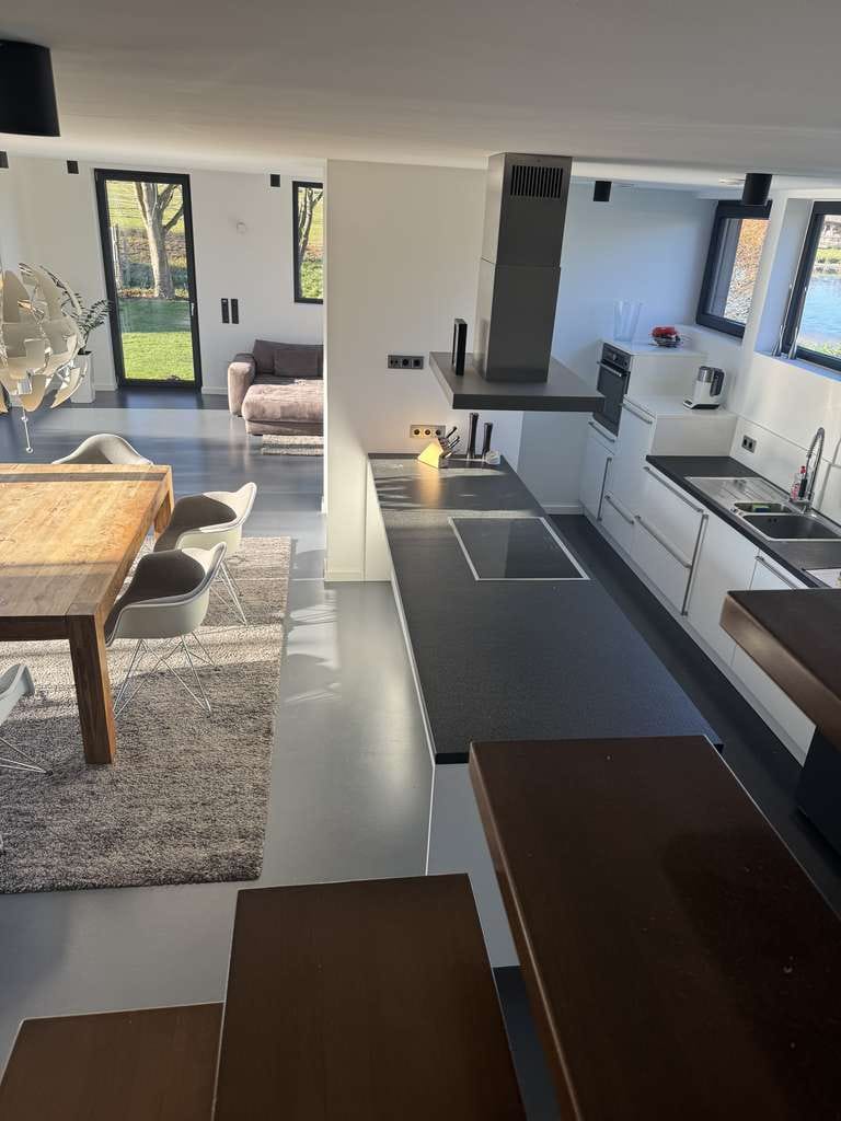 Immobilie in Weisendorf - Exklusives Einfamilienhaus direkt am See - Bild 2