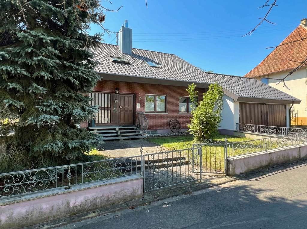 Immobilie in Wald - Zweifamilienhaus mit Raum für Lebensentwürfe - Bild 0