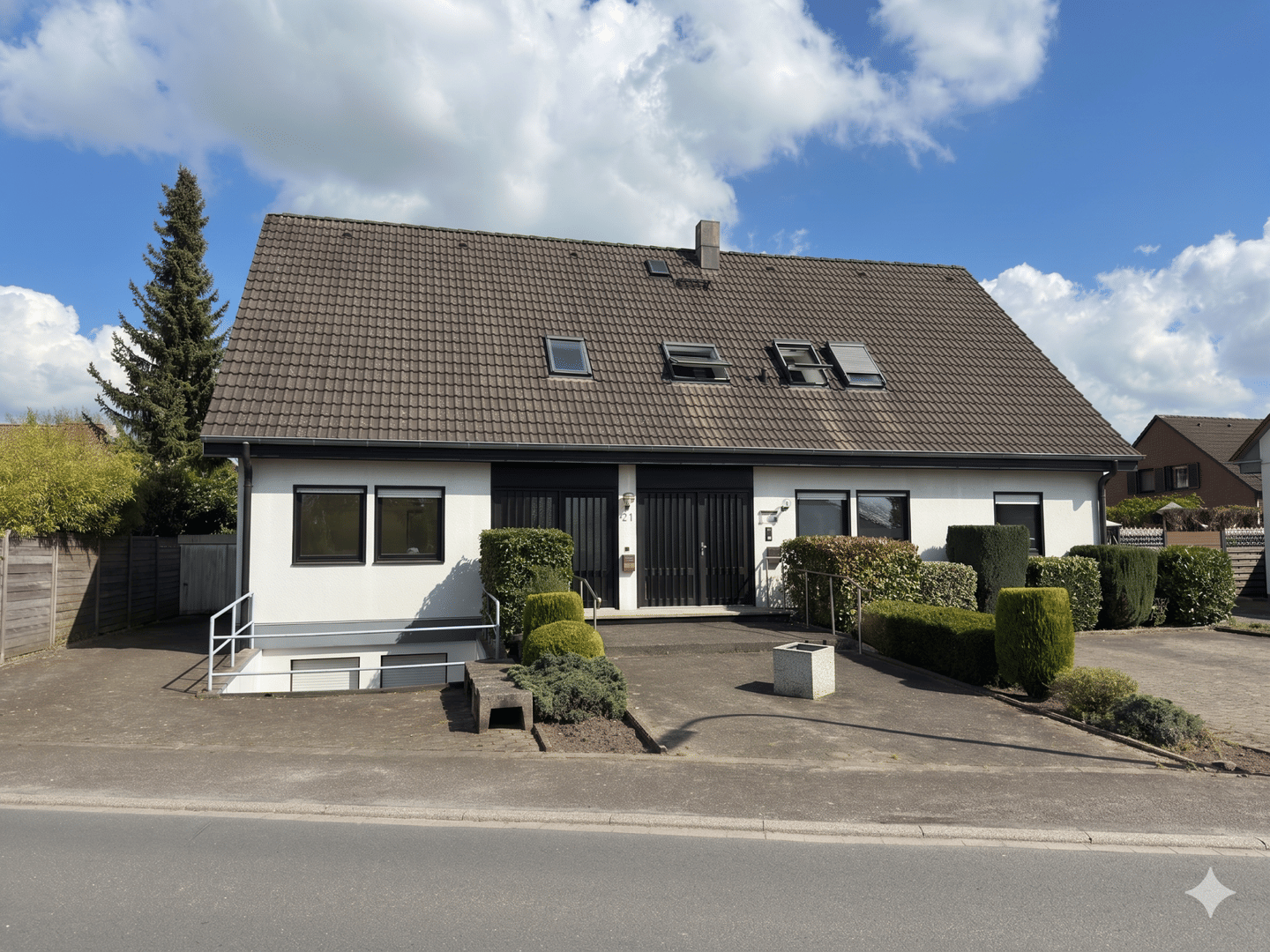 Immobilie in Bönen - Haus mit Einliegerwohnung und riesen Keller Bönen - Bild 1