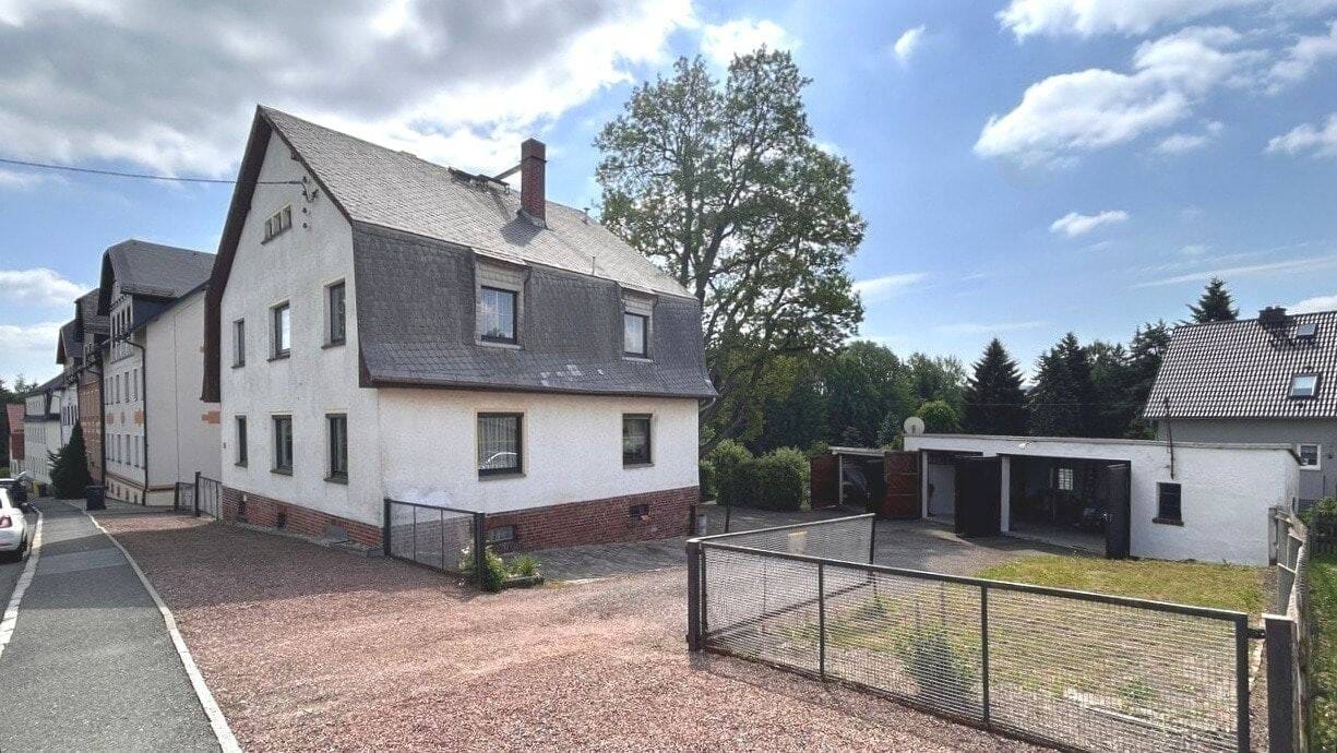 Immobilie in Stollberg/Erzgebirge - Familienhaus mit viel Platz für Hobbies! - Bild 2
