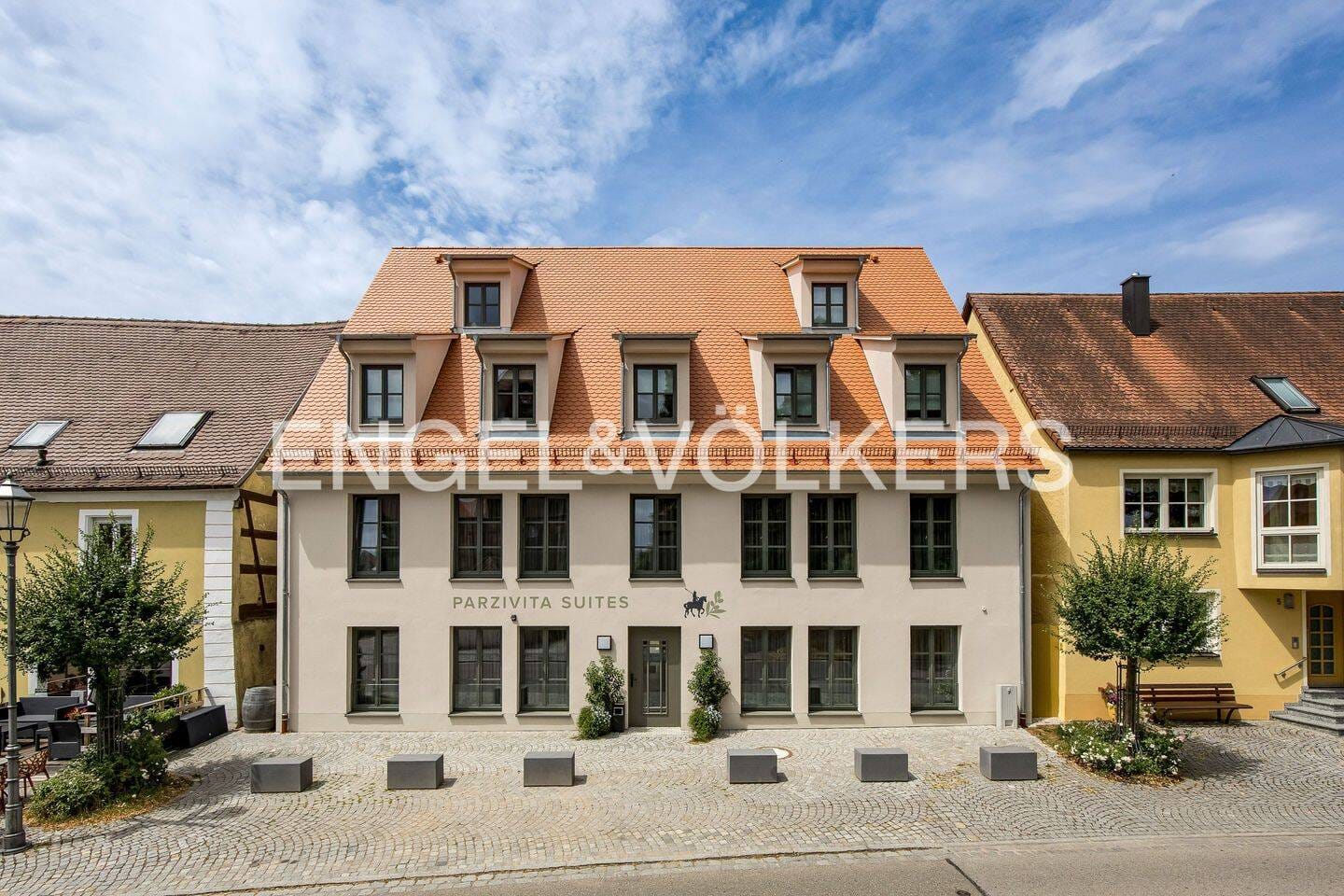 Immobilie in Wolframs-Eschenbach - Modernes Investment im Fränkischen Seenland - Voll möblierte Maisonette-Wohnung mit Ferienvermietungskonzept - Bild 1