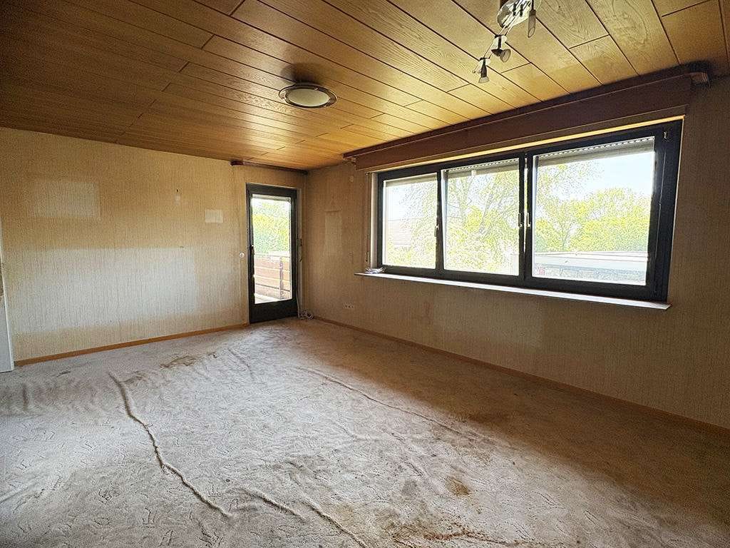 Immobilie in Ingersheim - Viel Platz für Ihre Ideen: Freistehendes 2-Familienhaus mit schönem Garten und Garage - Bild 3