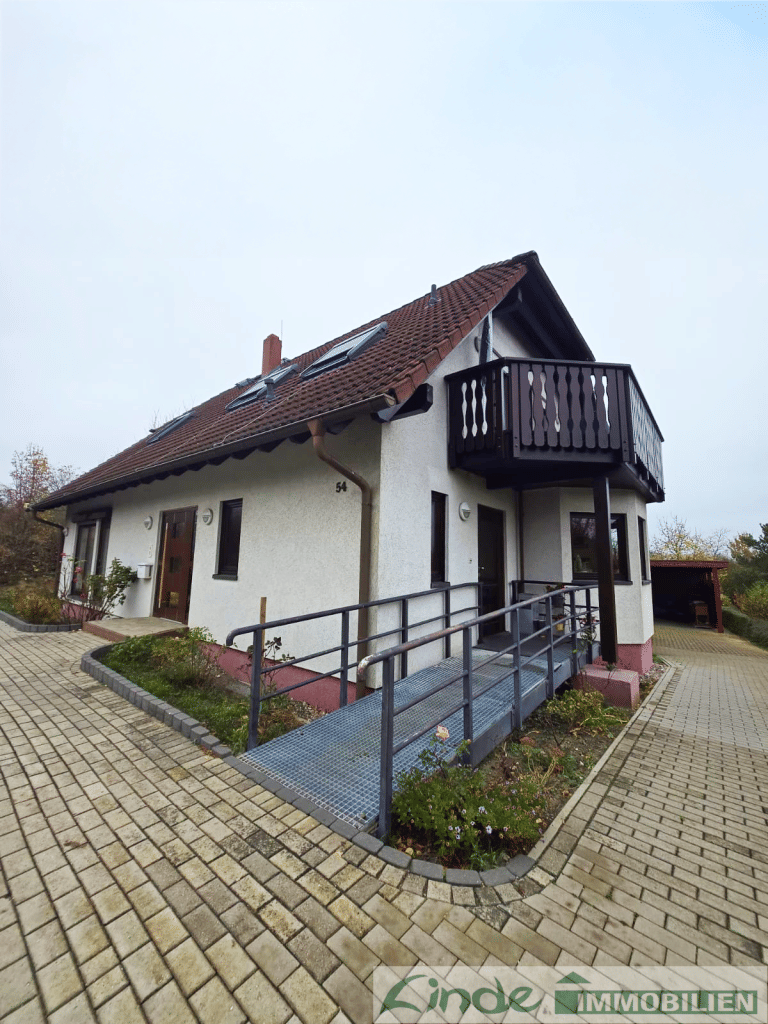 Immobilie in Neubrandenburg - Großes Einfamilienhaus mit Einliegerwohnung in Brodaer Höhe, 17033 Neubrandenburg - Bild 2