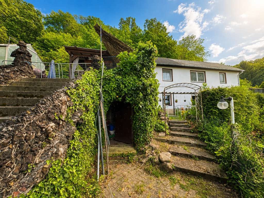 Immobilie in Bad Freienwalde (Oder) - Panorama & Erholung pur – Familienensemble in Hanglage - Bild 0