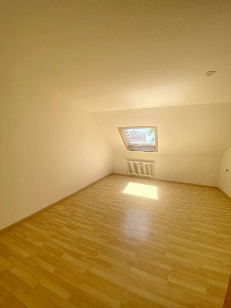 Immobilie in Teningen - 3 Zimmer-Dachgeschoss zum Sofortbezug - Bild 2