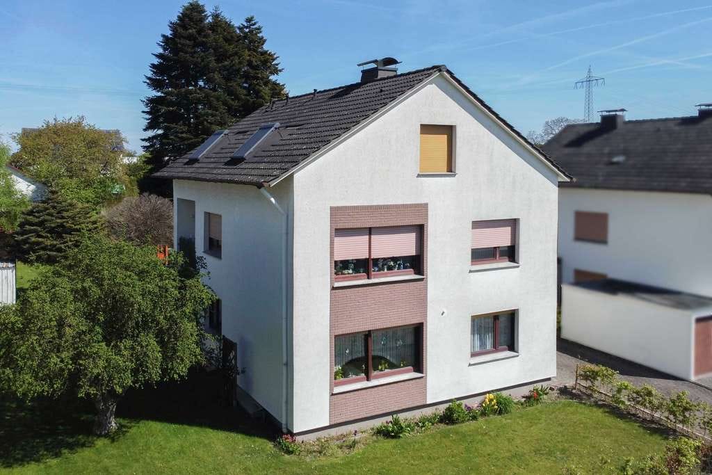 Immobilie in Enger - Pelletheizung & Dämmung: Zweifamilienhaus mit ausgebautem DG & Doppelgarage in Besenkamp  - Bild 0