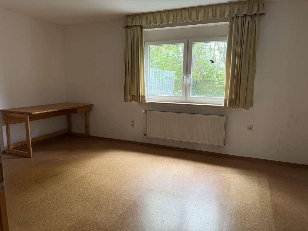 Immobilie in Bönnigheim - Charmante Doppelhaushälfte mit flexiblem Raumkonzept, Garten und Garage - Bild 3