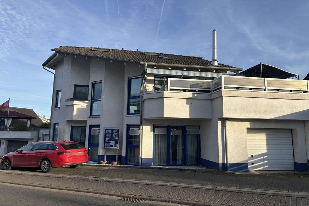 Immobilie in Langenlonsheim - Charmante Dachgeschosswohnung - Bild 1