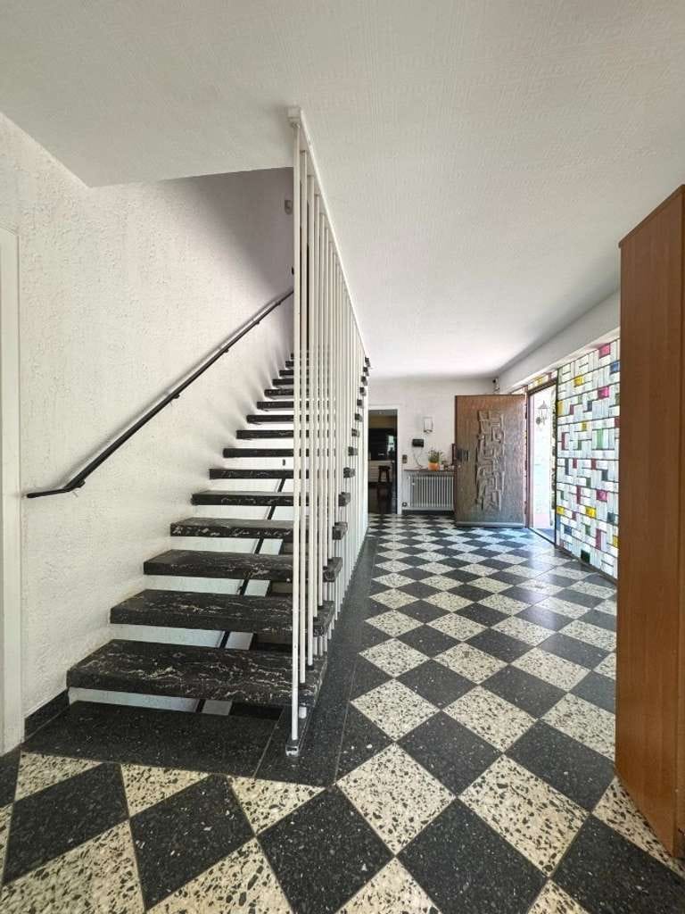 Immobilie in Grafenau - Großzügiges Einfamilienhaus mit Einliegerwohnung in ruhiger Bestlage von Grafenau (Kapellenberg) - Bild 2