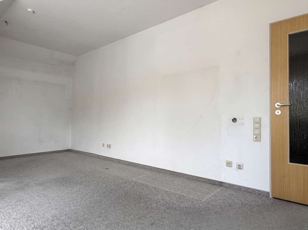 Immobilie in Illertissen - Ideal für die beste Phase des Lebens oder als Anlage: 
2-Zimmer-Wohnung mit Balkon, Aufzug & Carpor - Bild 3