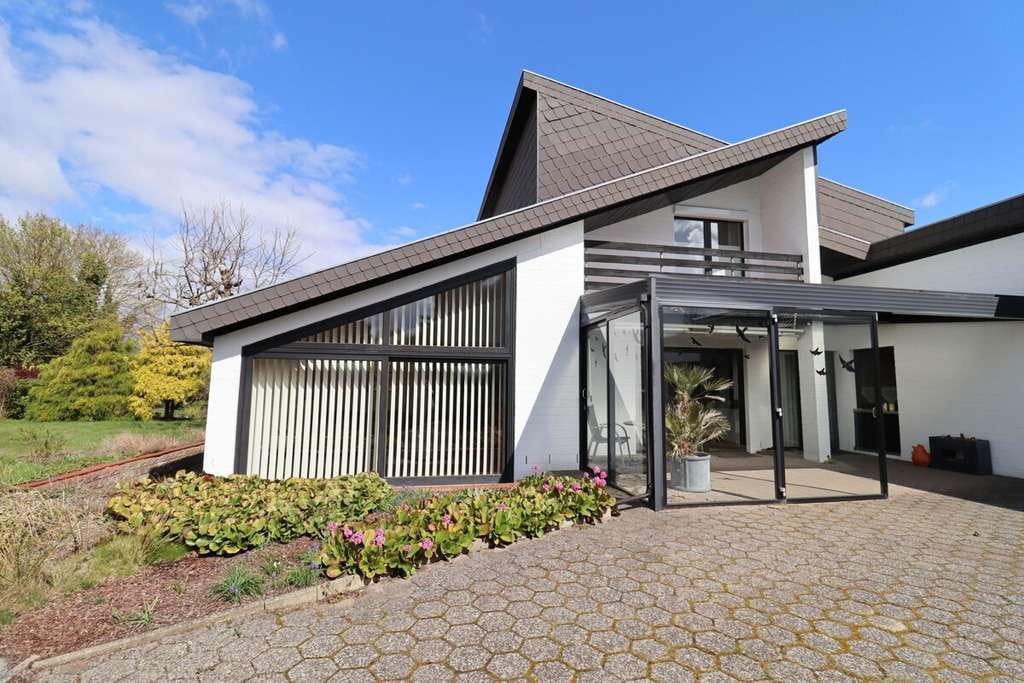 Immobilie in Calberlah - TOP! Sehr gepflegtes Architektenhaus mit Keller u. Anbau , besonders und individuell mit großem Gart - Bild 3