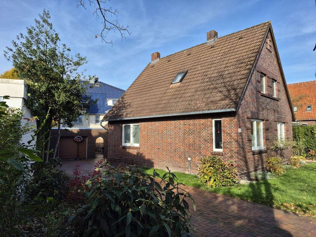 Immobilie in Sande - Einfamilienhaus mit Potenzial - Bild 1