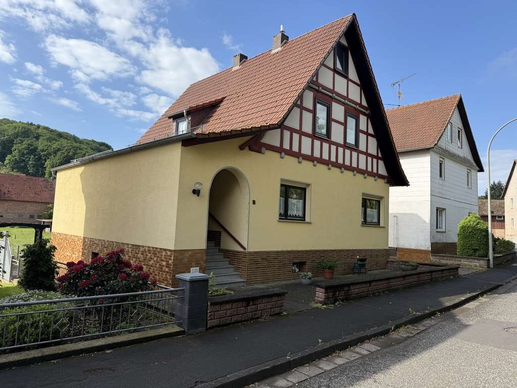 Immobilie in Nentershausen - Familienhaus in ruhiger Lage – Charmantes Zuhause mit viel Platz! - Bild 0