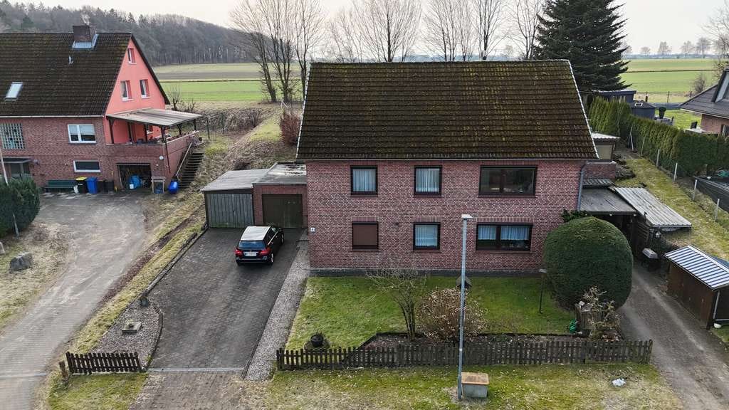 Immobilie in Rosengarten - ***ROSENGARTEN***1-2 FAMILIENHAUS DIREKT AM IDDENSENER WALDRAND ZU VERKAUFEN*** - Bild 0