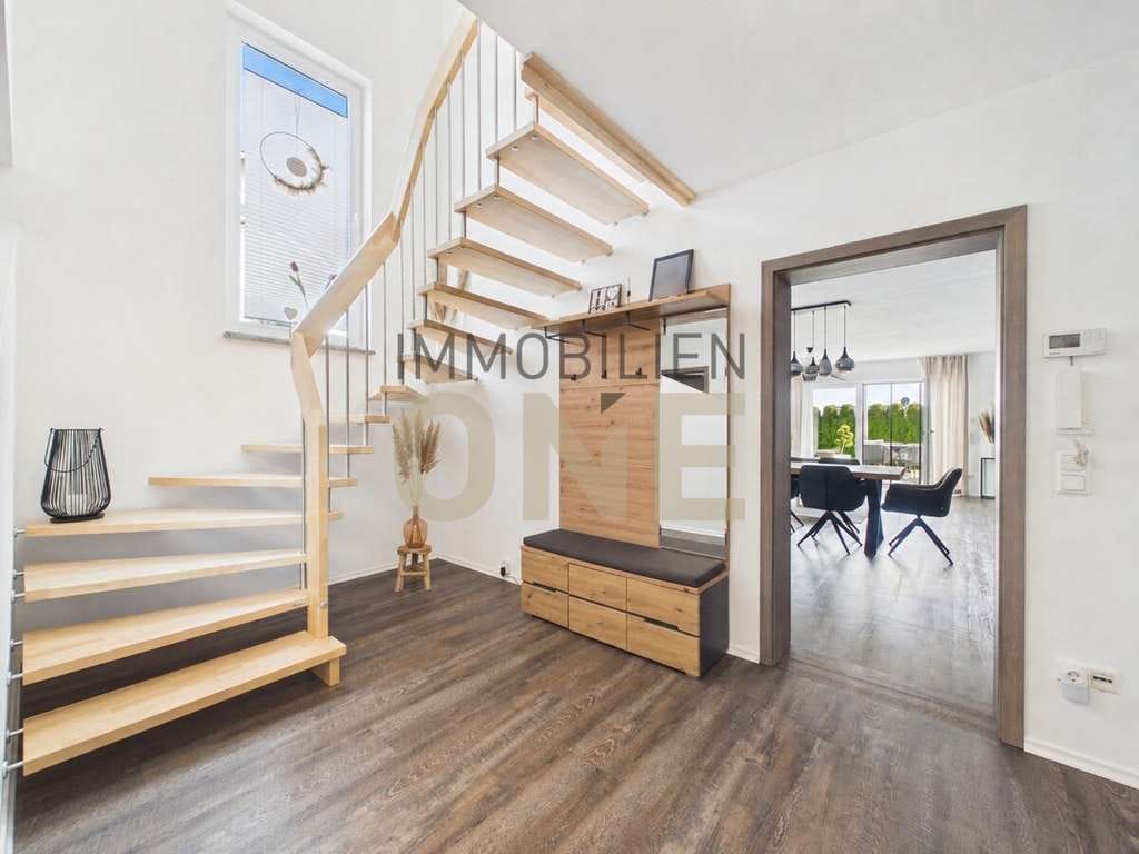 Immobilie in Hunderdorf - Neuwertige DHH mit Einzelgarage! Modernes Wohnen in ruhiger Umgebung - Bild 1