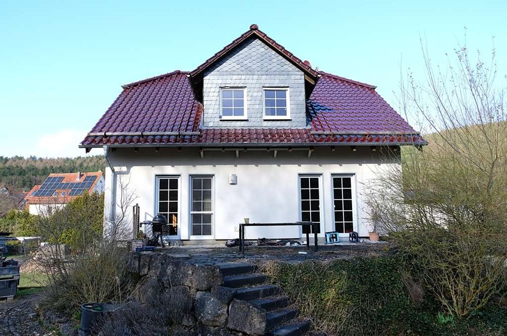 Immobilie in Wildeck - Familienfreundliches Einfamilienhaus in Richelsdorf ! - Bild 0