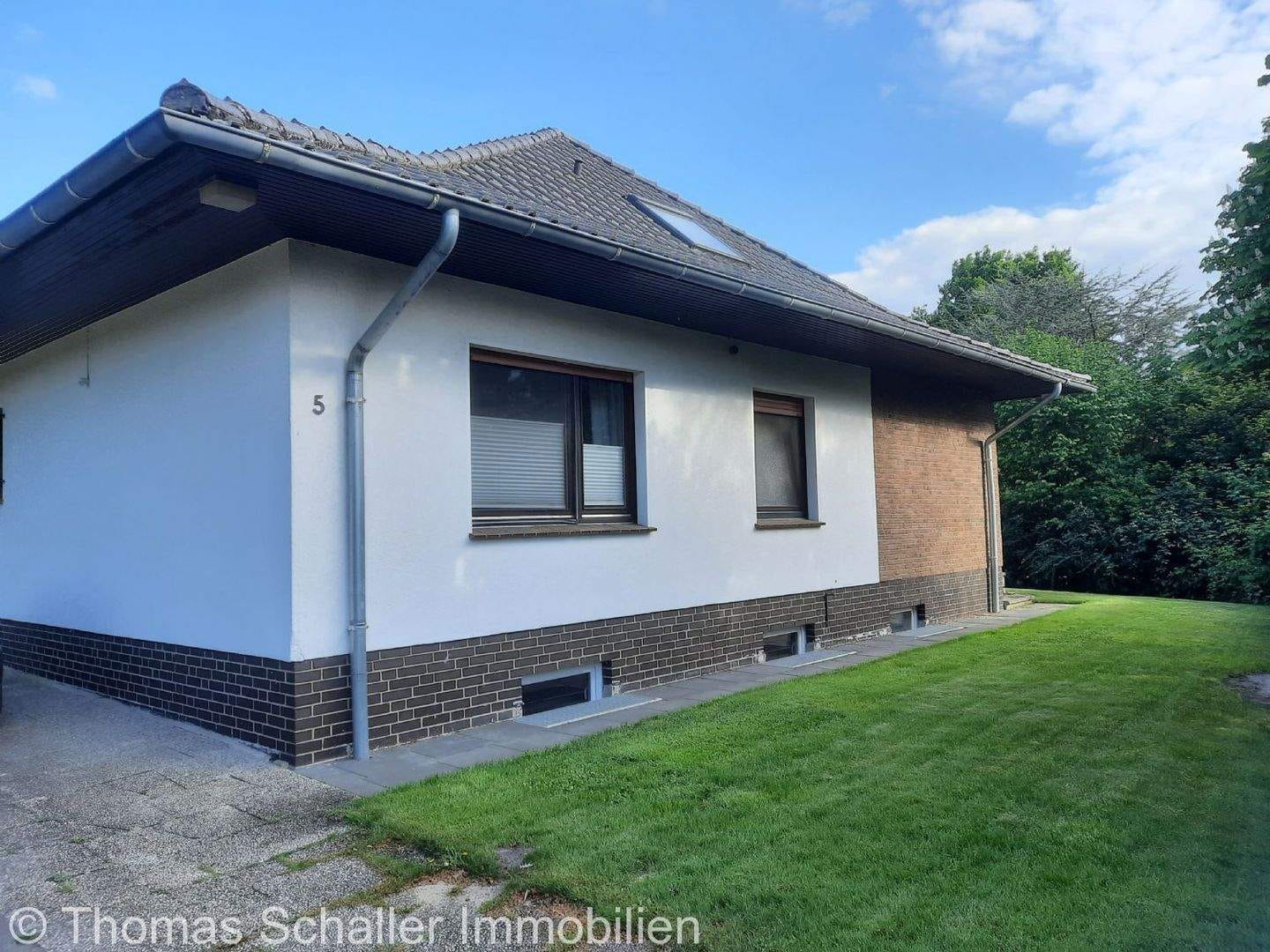 Immobilie in Lemförde - Großzügiger, ruhig gelegener Bungalow mit idyllischem Garten in Lemförde! - Bild 1