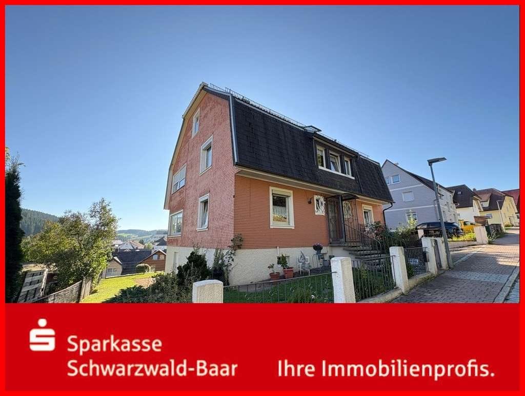 Immobilie in Furtwangen im Schwarzwald - Mehrfamilienhaus mit 2 Garagen - Bild 0