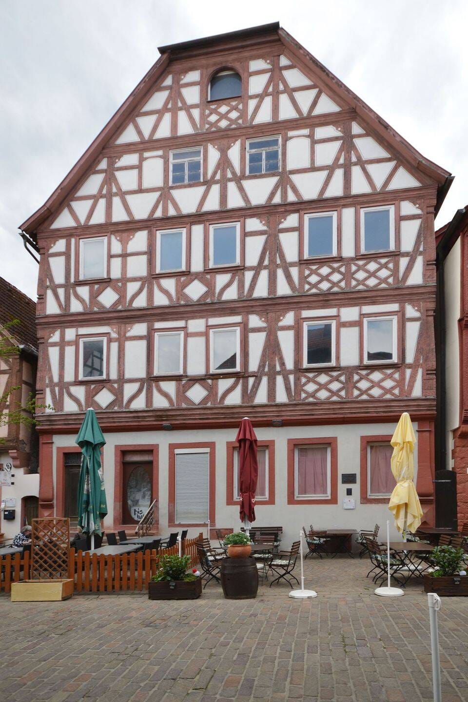 Immobilie in Karlstadt - Dreigeschossiges historisches Wohnhaus - Bild 1