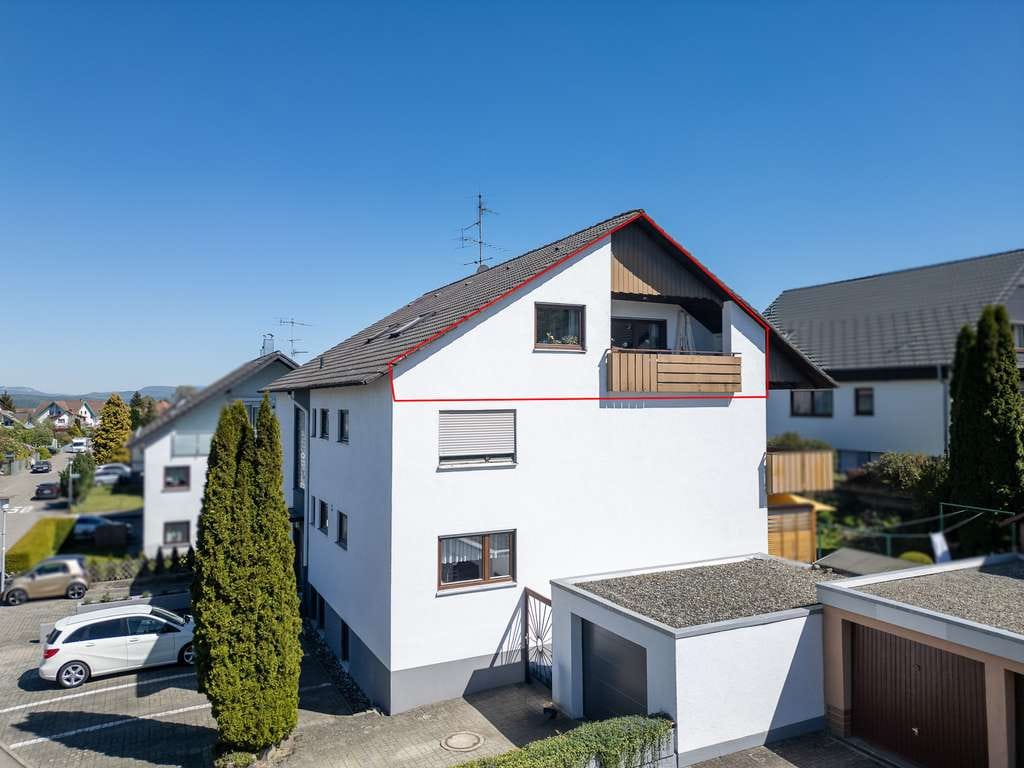 Immobilie in Zimmern ob Rottweil - Dachgeschosswohnung mit Loggia und Garage in Zimmern ob Rottweil - Bild 0
