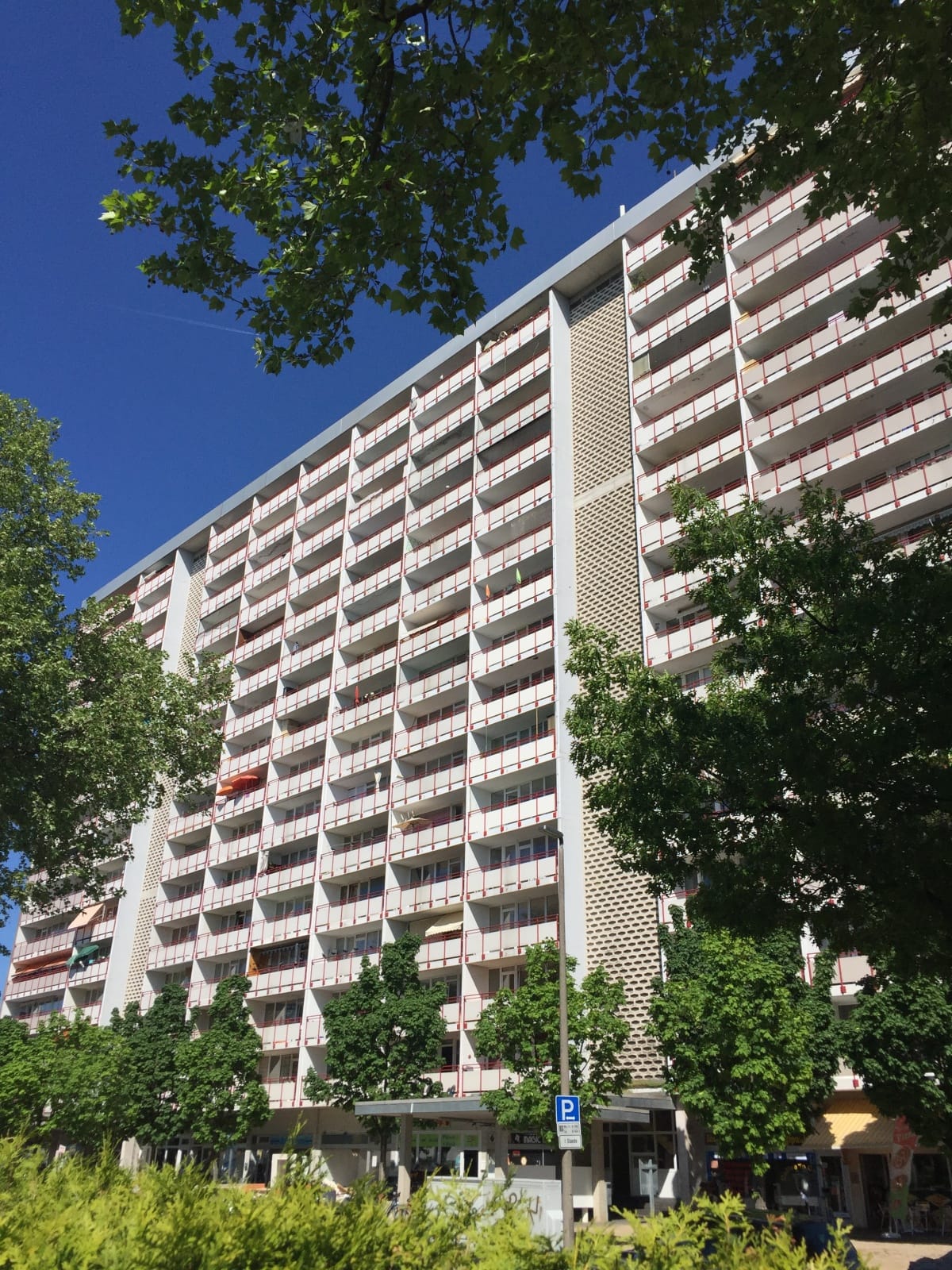 Immobilie in Sankt Augustin - SANKT AUGUSTIN in zentraler Lage, 3 Zi.-ETW, Küche, Diele, Bad, großer Balkon, ca. 75 m² Wfl. mit TG - Bild 0