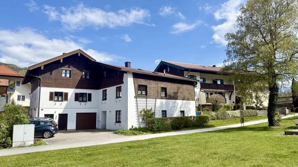 Immobilie in Ruhpolding - Charmantes 2-Familienhaus mit Einliegerwohnung in herrlicher, ruhiger Dorfkernlage von Ruhpolding - Bild 4