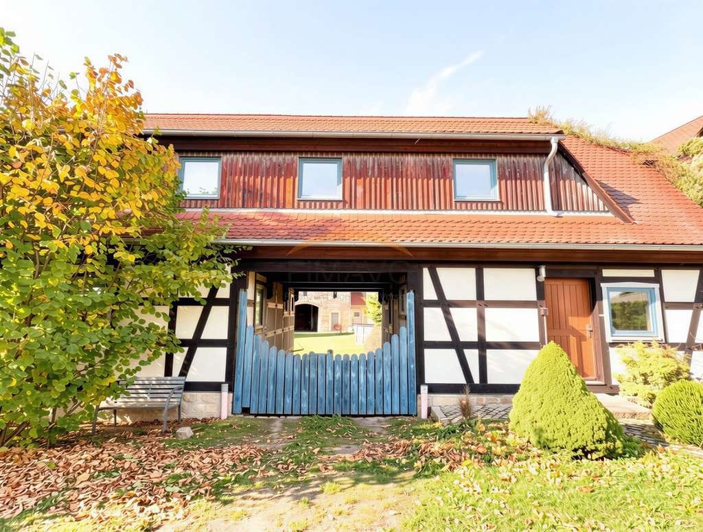 Immobilie in Waldhufen - Vierseitenhof mit Bauernhaus, Einliegerwohnung und großem Entwicklungspotenzial - Bild 1