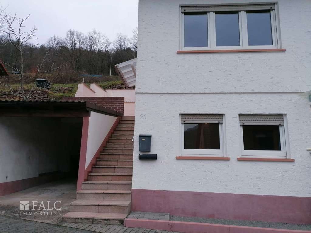 Immobilie in Eichenbühl - --Einfamilienhaus mit Einliegerwohnung mit super Fernsicht-- - Bild 4