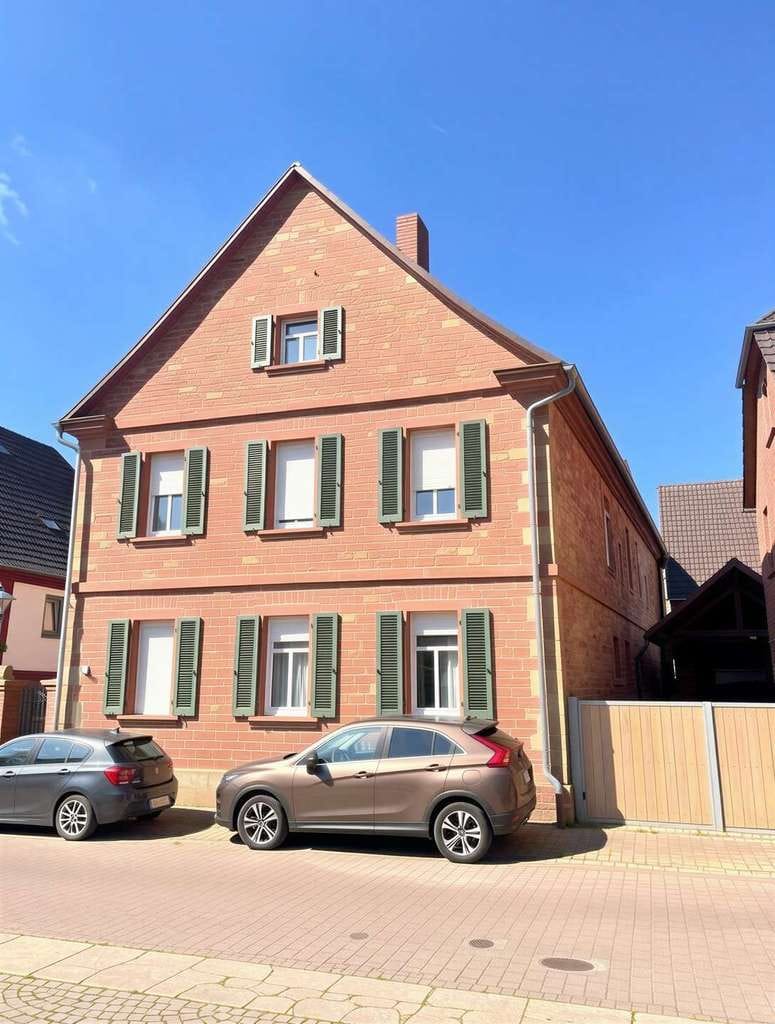 Immobilie in Kleinwallstadt - 4-Familienhaus mit Charme und Geschichte - Bild 1