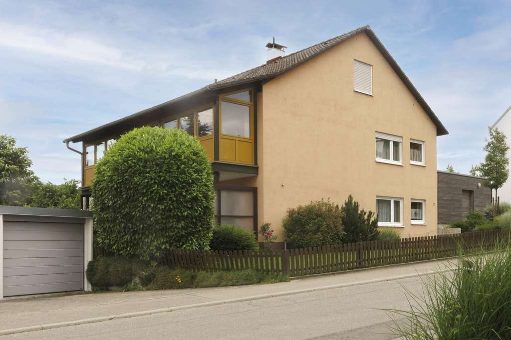 Immobilie in Überlingen - Gepflegtes Zweifamilienhaus in idyllischer Waldrandlage - Bild 0