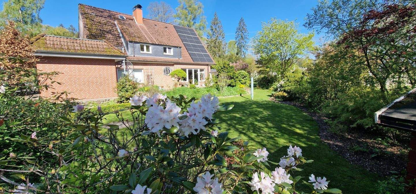 Immobilie in Lütjensee - Familiendomizil- Haus mit Charme in Lütjensee- Energieklasse A, Wärmepumpe + PV Anlage neu - Bild 0