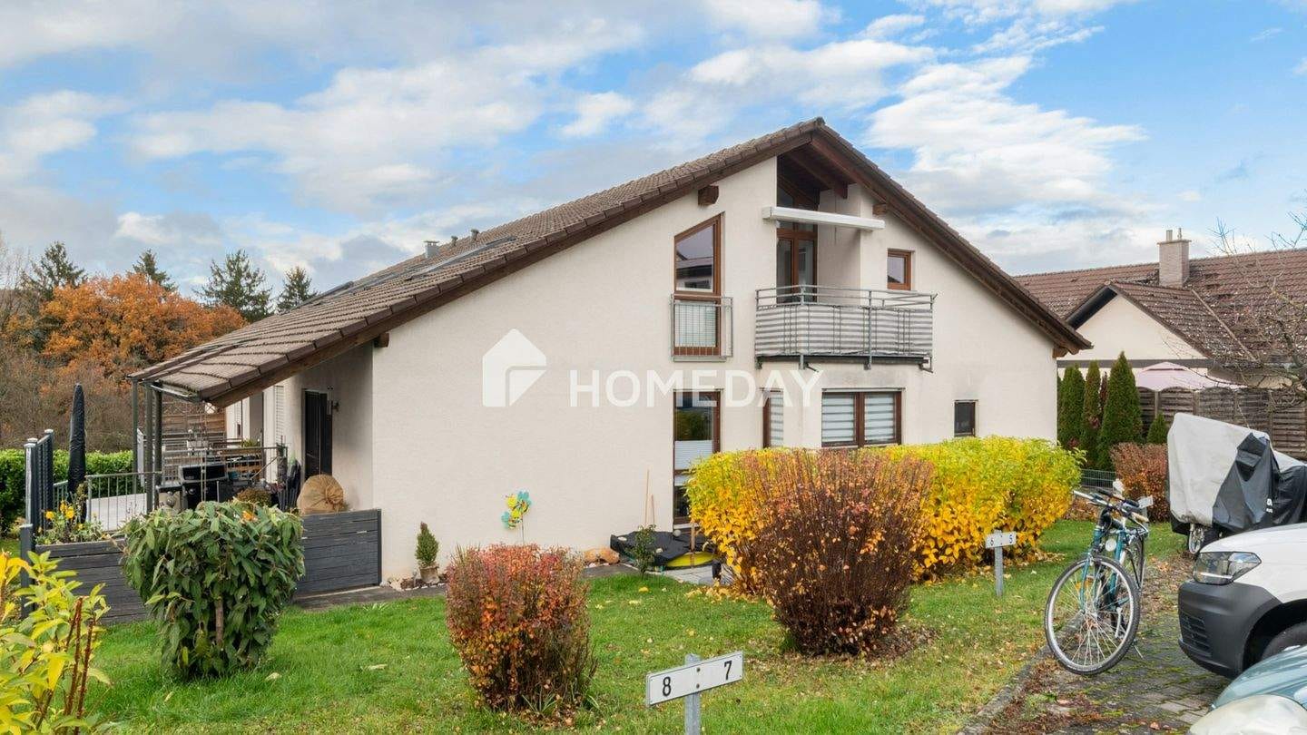 Immobilie in Kirchentellinsfurt - Moderne Dachgeschosswohnung mit Balkon, Einbauküche und Stellplatz - Bild 0