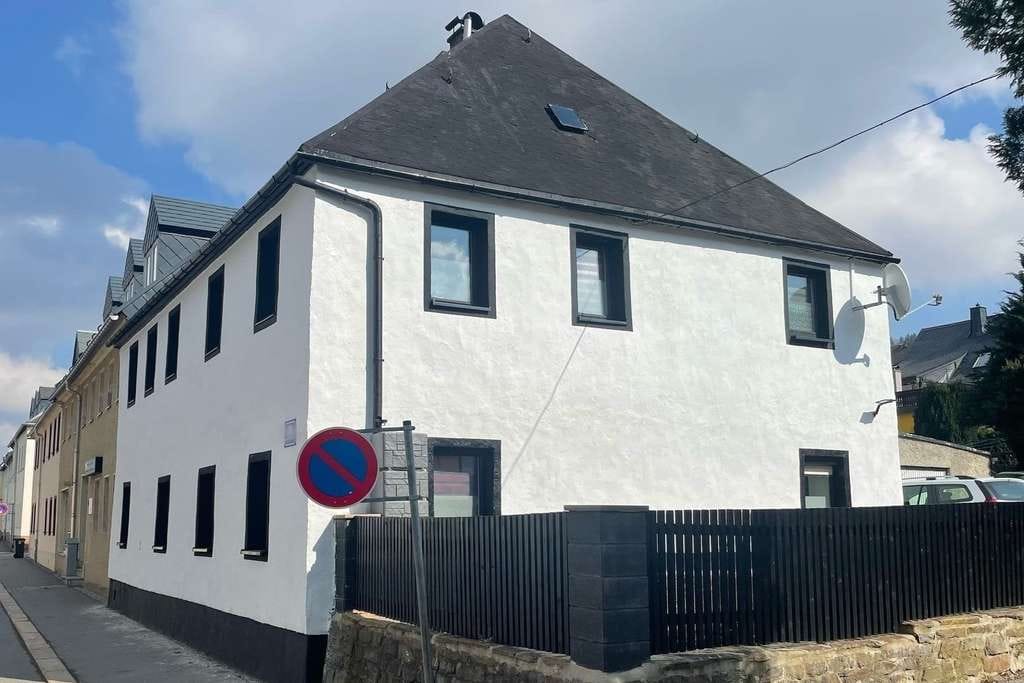 Immobilie in Scheibenberg - Großes Einfamilienhaus in zentraler, ruhiger Lage, sofort bezugsfertig. - Bild 0