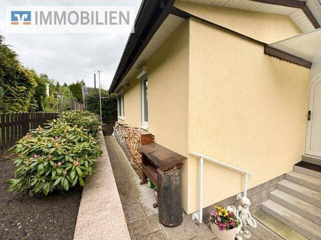 Immobilie in Lippersdorf-Erdmannsdorf - Schöner gepflegter Garten mit kleinem Einfamilienhaus - Hier kann Ihr Urlaub beginnen - Bild 1