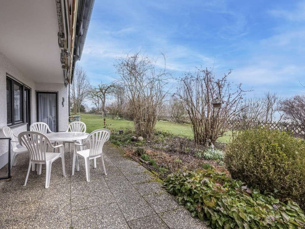 Immobilie in Altomünster - „Viel Platz mit Fernsicht“ als Ein- Zwei- bzw. Drei-Parteienhaus nutzbar - Bild 2