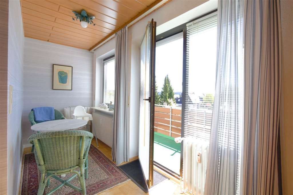 Immobilie in Schönwald im Schwarzwald - Charmante Dachgeschosswohnung mit Weitblick – Ihr neues Zuhause oder Investment in Schönwald - Bild 3