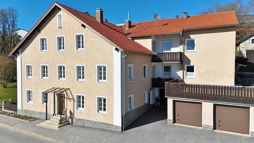 Immobilie in Freyung - Familienanwesen mit idealer Privatsphäre und traumhaftem Garten in 94078 Freyung - Bild 1