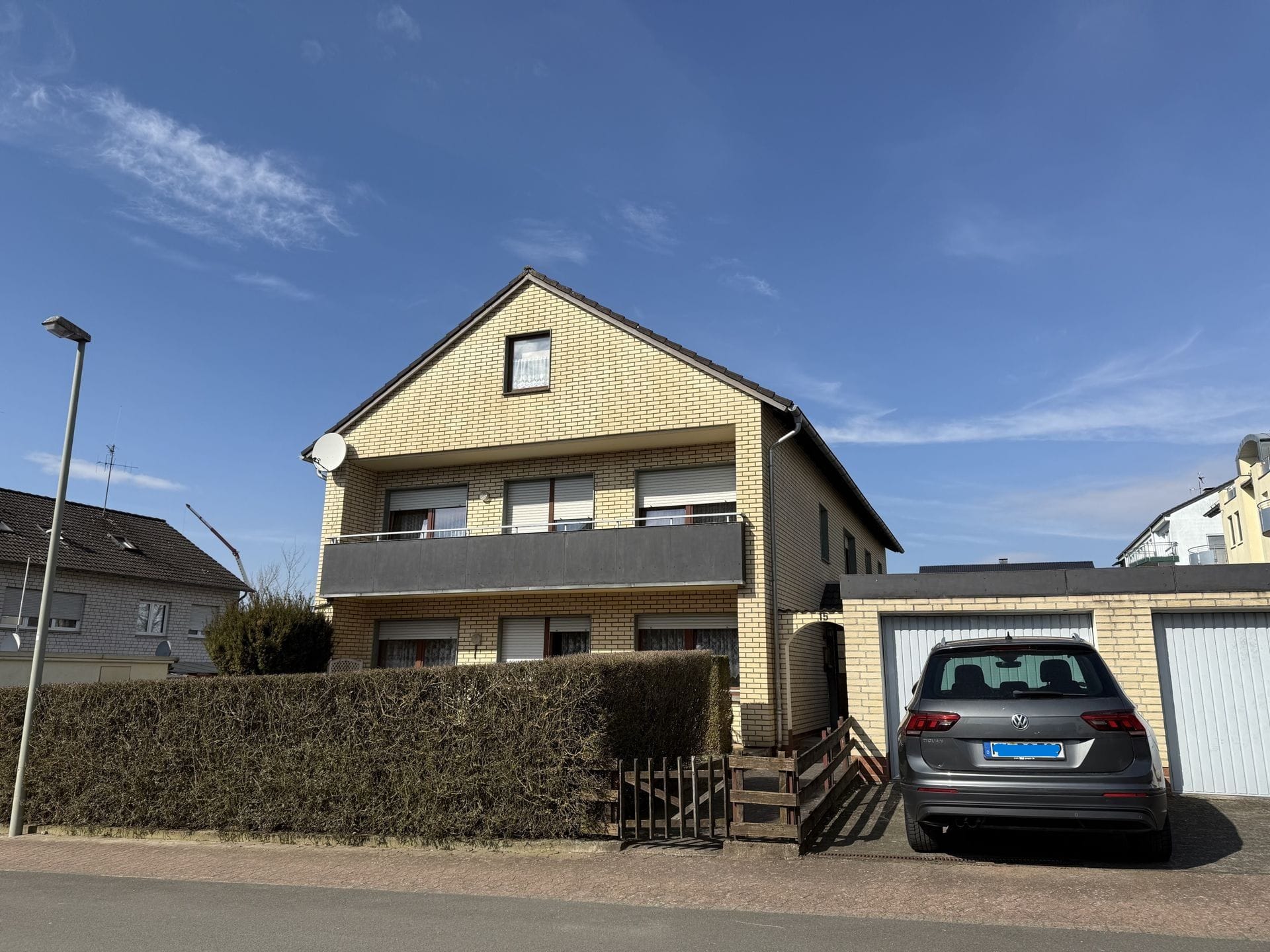 Immobilie in Brakel - 2-3 FH mit 3 Garagen in Brakel !!! - Bild 0