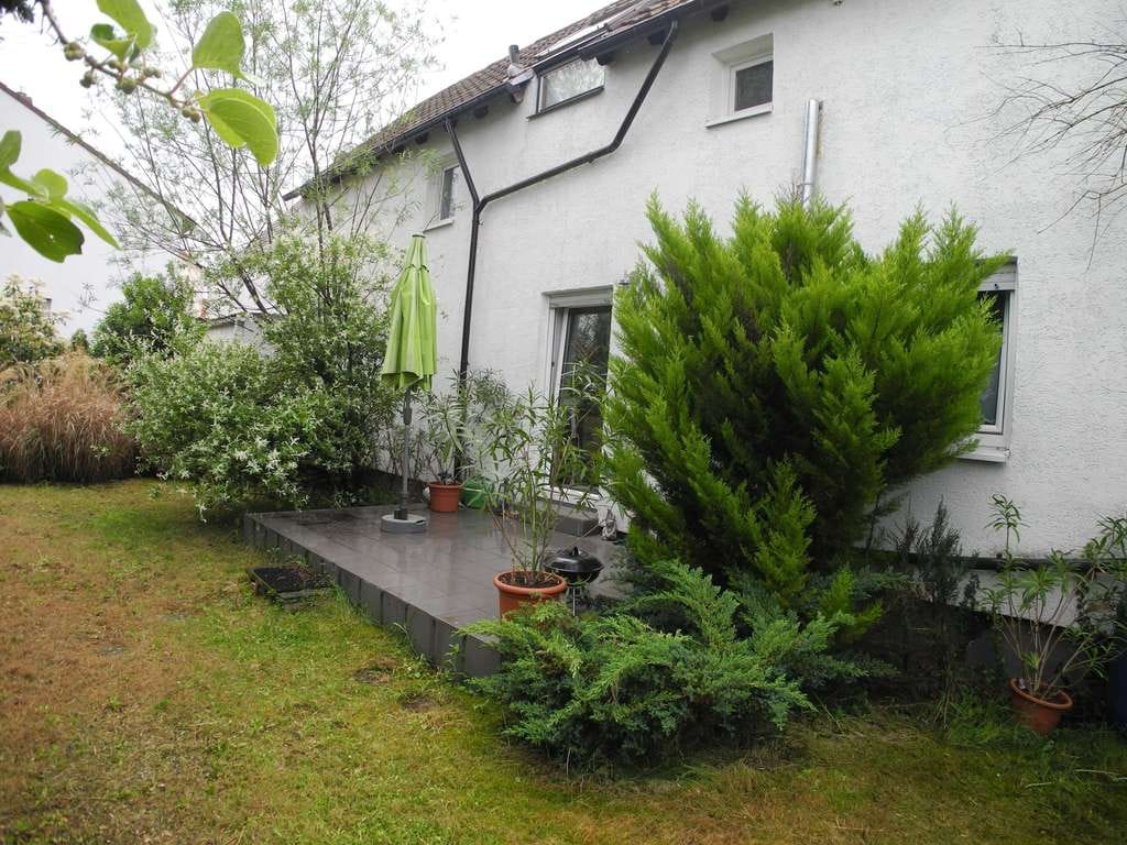 Immobilie in Maxdorf - Ideales Generationenanwesen, Haupt+Hinterhaus, idyll. Garten, in ruhiger und zentraler Wohnlage ! - Bild 1