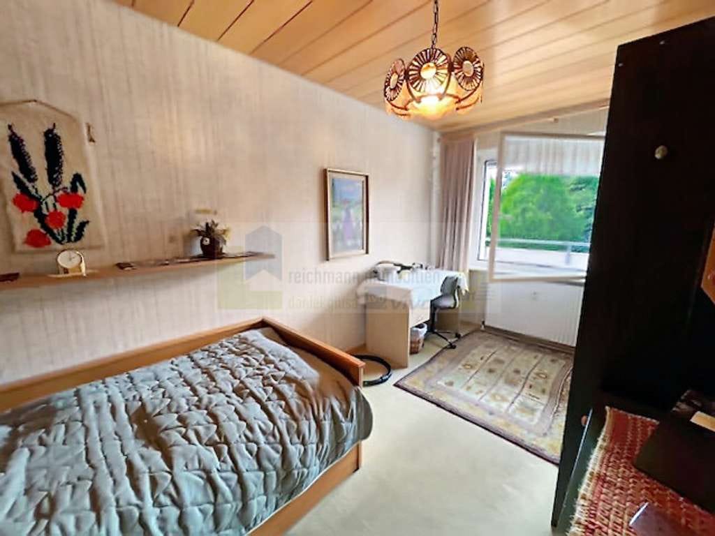 Immobilie in St. Georgen im Schwarzwald - St. Georgen – 4,5-Zimmer-Eigentumswohnung mit Balkon, Tiefgarage und schönem Blick in den Wald – ruh - Bild 4