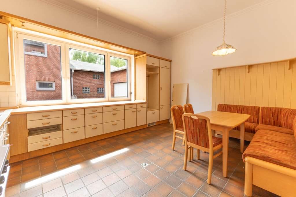 Immobilie in Lunden - Wohn- und Geschäftshaus mit großer Betreiberwohnung und vielseitiger Gewerbefläche in Lunden - Bild 3