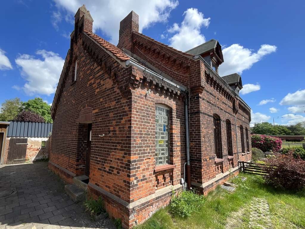 Immobilie in Nienburg/Weser - Wohnen mit Flair – Historische Doppelhaushälfte in zentraler Lage - Bild 2