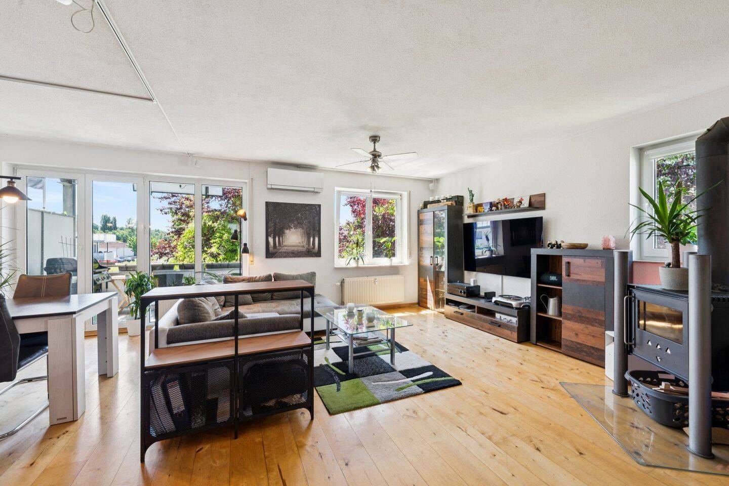 Immobilie in Binzen - WOW - Wohnung wie ein Haus: TOP Maisonette mit zwei Balkonen und zwei TG-Stellplätzen in Binzen! - Bild 2