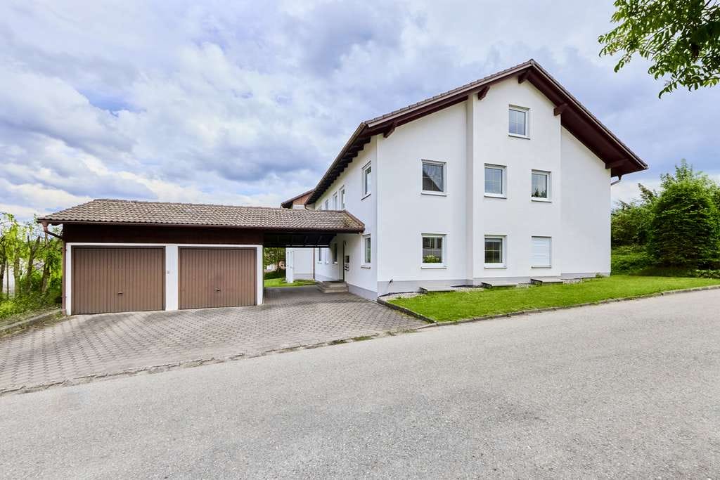 Immobilie in Mittelneufnach - Attraktives Anlageobjekt: 
vermietetes Mehrfamilienhaus mit Entwicklungschance in Mittelneufnach - Bild 1