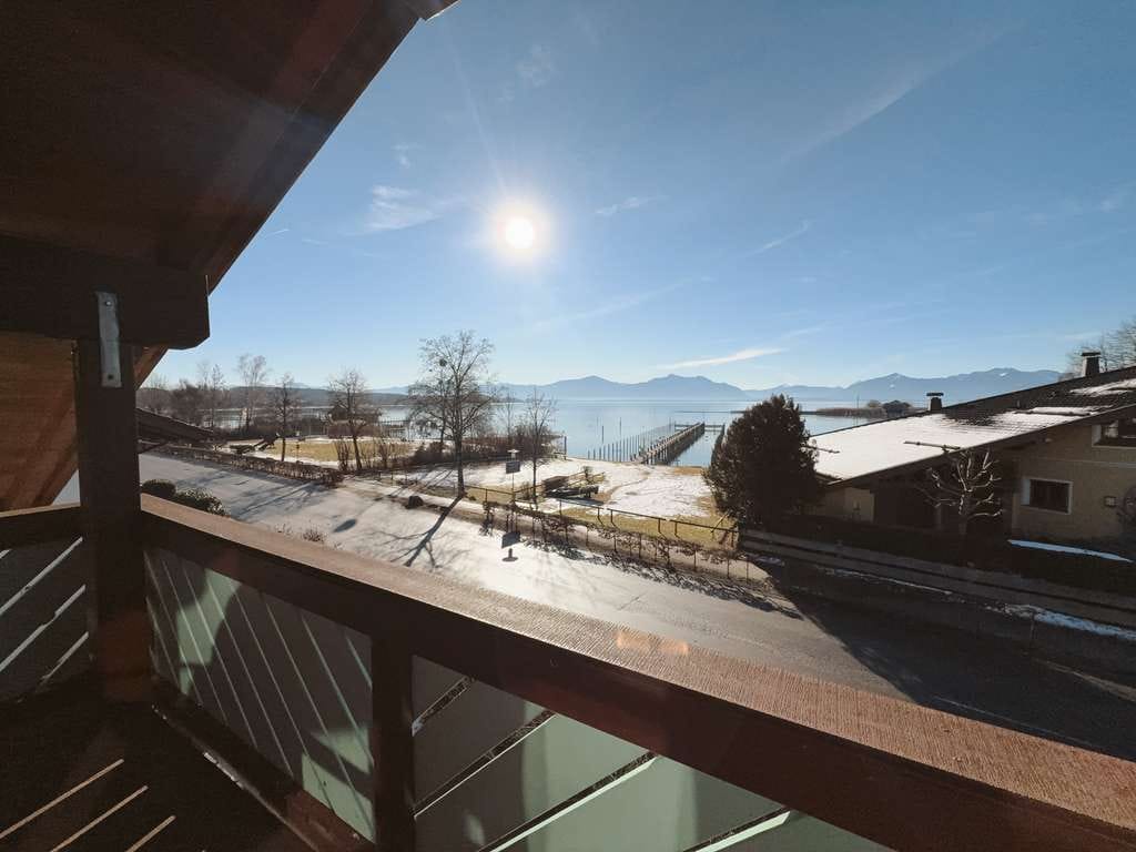 Immobilie in Seeon-Seebruck - Leben am Chiemsee – Stilvolle Maisonettewohnung mit Panoramablick & Einliegerwohnung - Bild 0